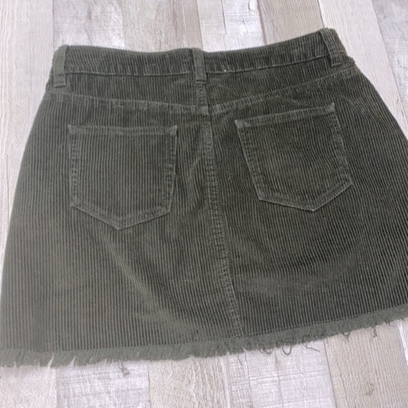 Indigo Rein green corduroy skirt size 3 - Picture 6 of 6